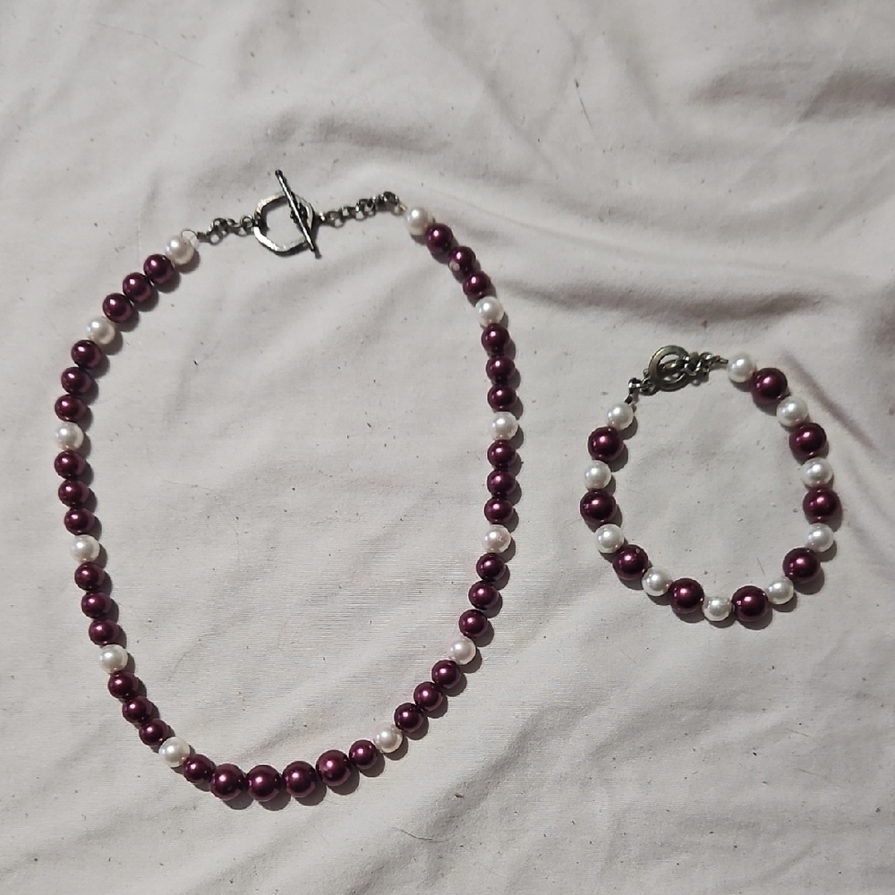 Elegant Pearl Necklace and Bracelet Set